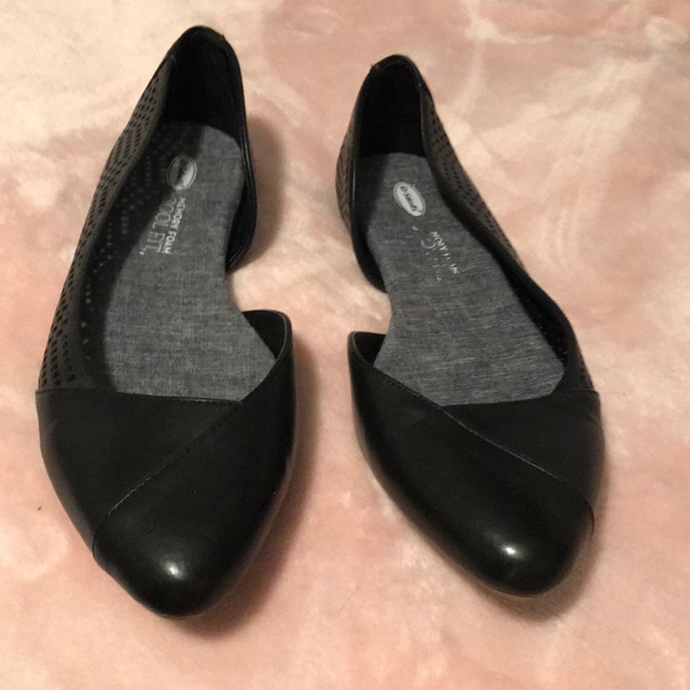 Black Pointed Flats
